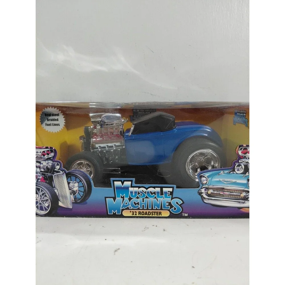 Muscle Machines 71166 1:18 Diecast 1932 Ford Roadster Hot Rod w/box